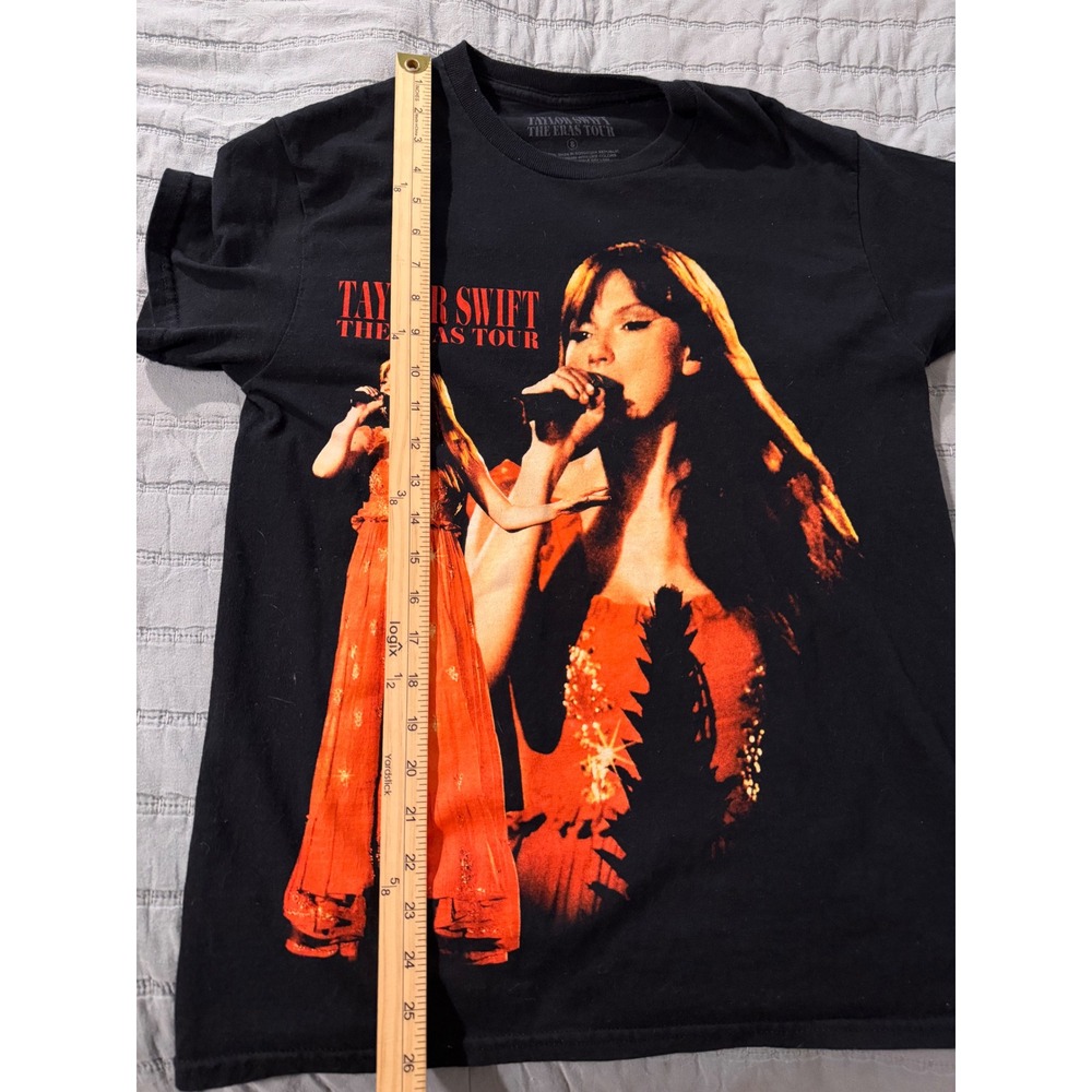 Taylor Swift The Eras Tour 2023-2024 Concert T-Shirt Black Small Tour Dates Tee - Picture 5 of 5